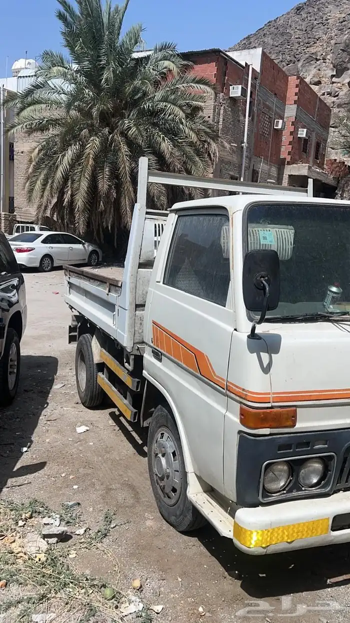 للبيع قلاب الموديل 81 0