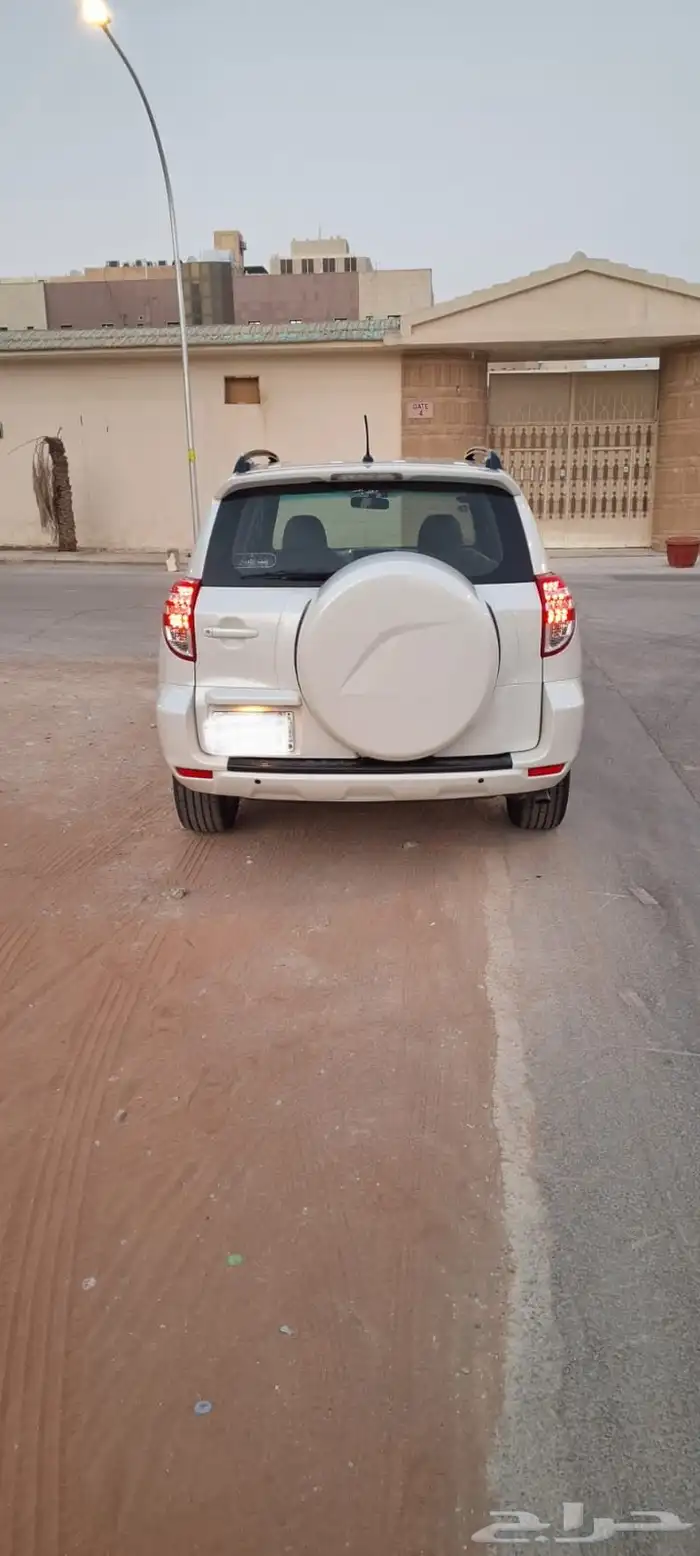 تويوتا راف فور Limited   موديل 2011 1