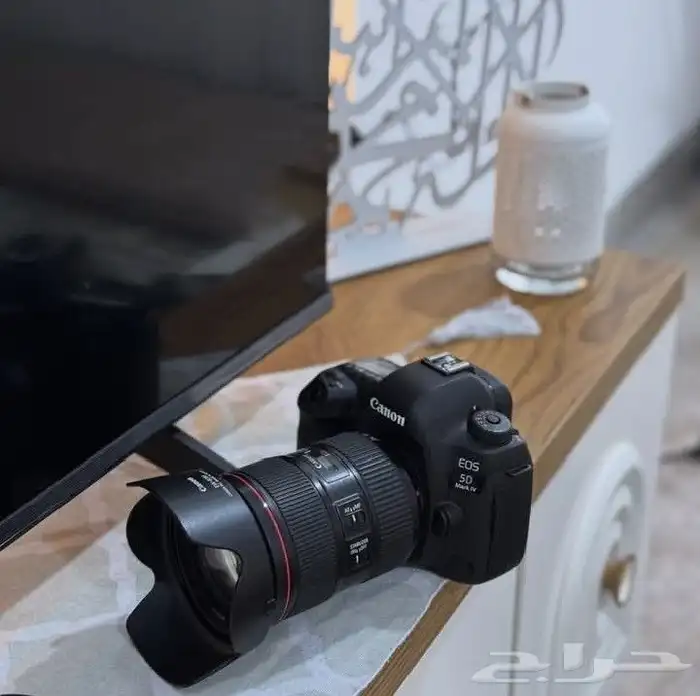 كاميرا Canon EOS 5D Mark IV عدسة 24 105 EF فتحه عدسه F4 4