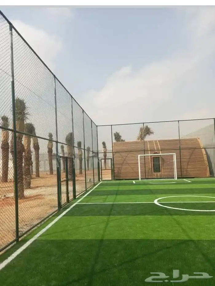 توريد وتركيب أعمال الشبوك ملاعب 4