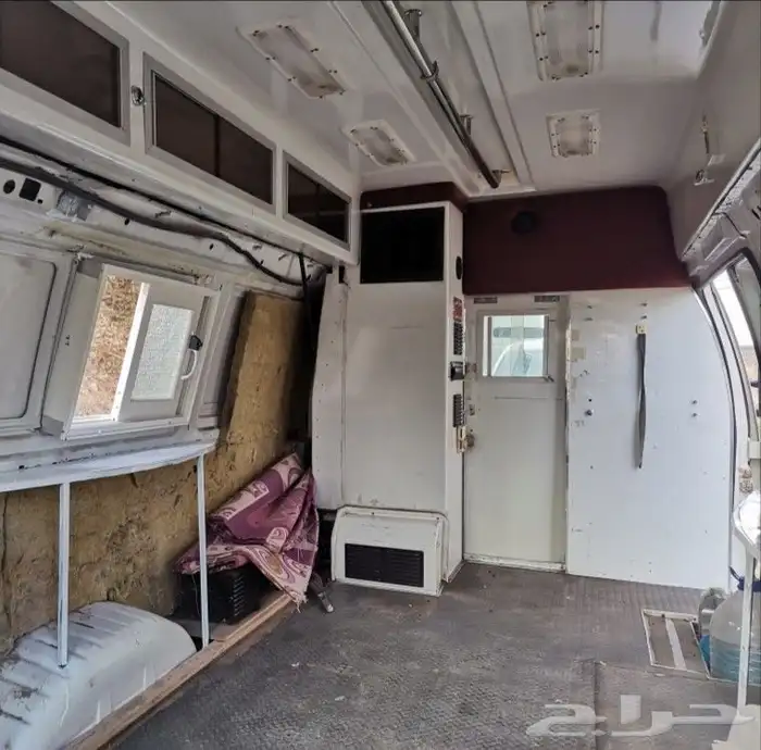 فانF350 ديزل موديل 2006 لوحة خصوصي للبيع ماشي حوالي 195000 5