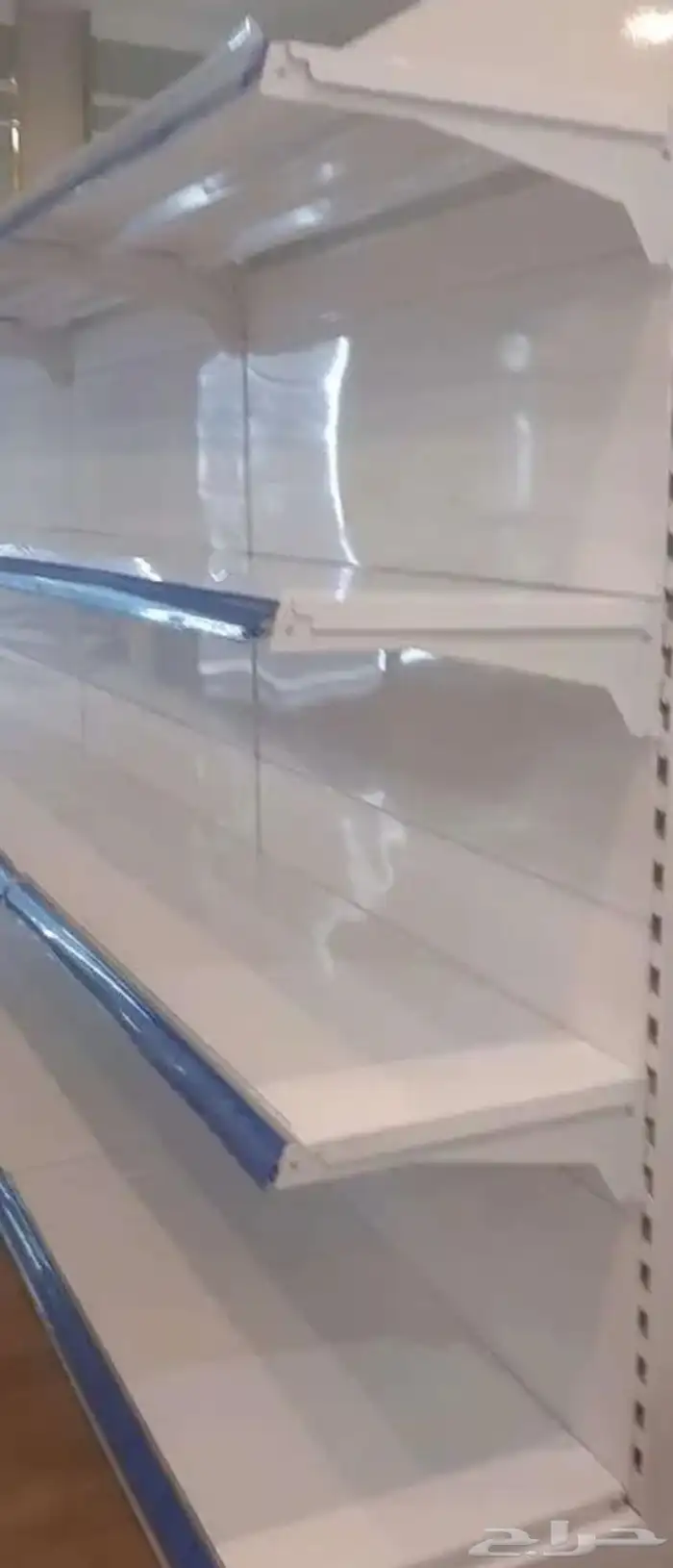 رفوف مكتبه او بقاله في رنيه 1