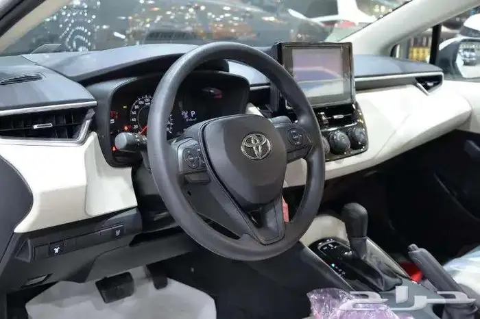 تويوتا كورولا XLI 2.0 مطور بنزين 2025 5