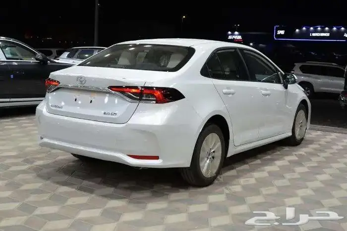 تويوتا كورولا XLI 2.0 مطور بنزين 2025 9