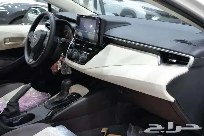 تويوتا كورولا XLI 2.0 مطور بنزين 2025 11