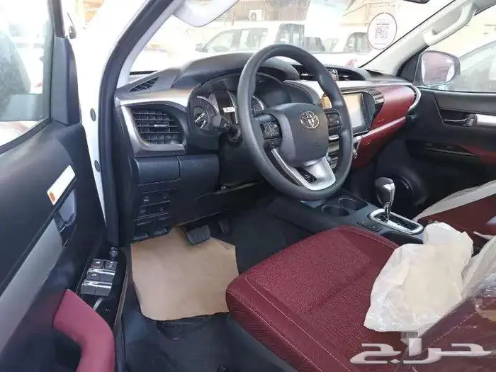 تويوتا هايلوكس SGLX ديزل اتوماتيك موديل 2024 مكينه 2.8 14