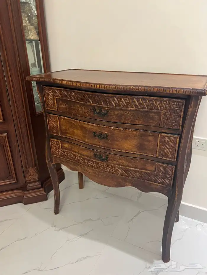 سجاد طولة طعام ساعه دولاب بأدراج 7