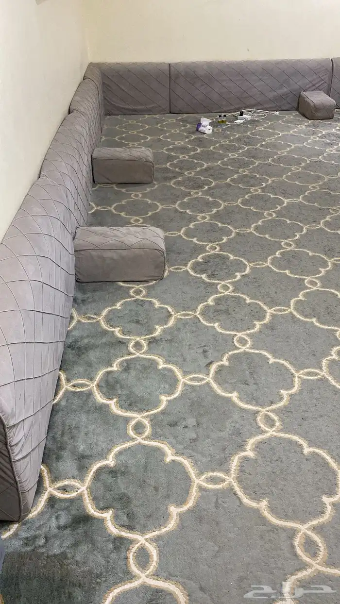 مجلس ارضي 7 4 ونص8 مساند و3 زاويه مع الستاير والفرشه 1