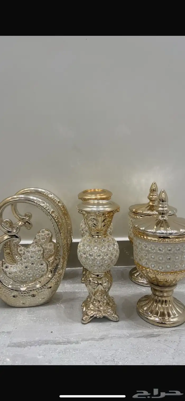 طقم ديكور ذهبي 0