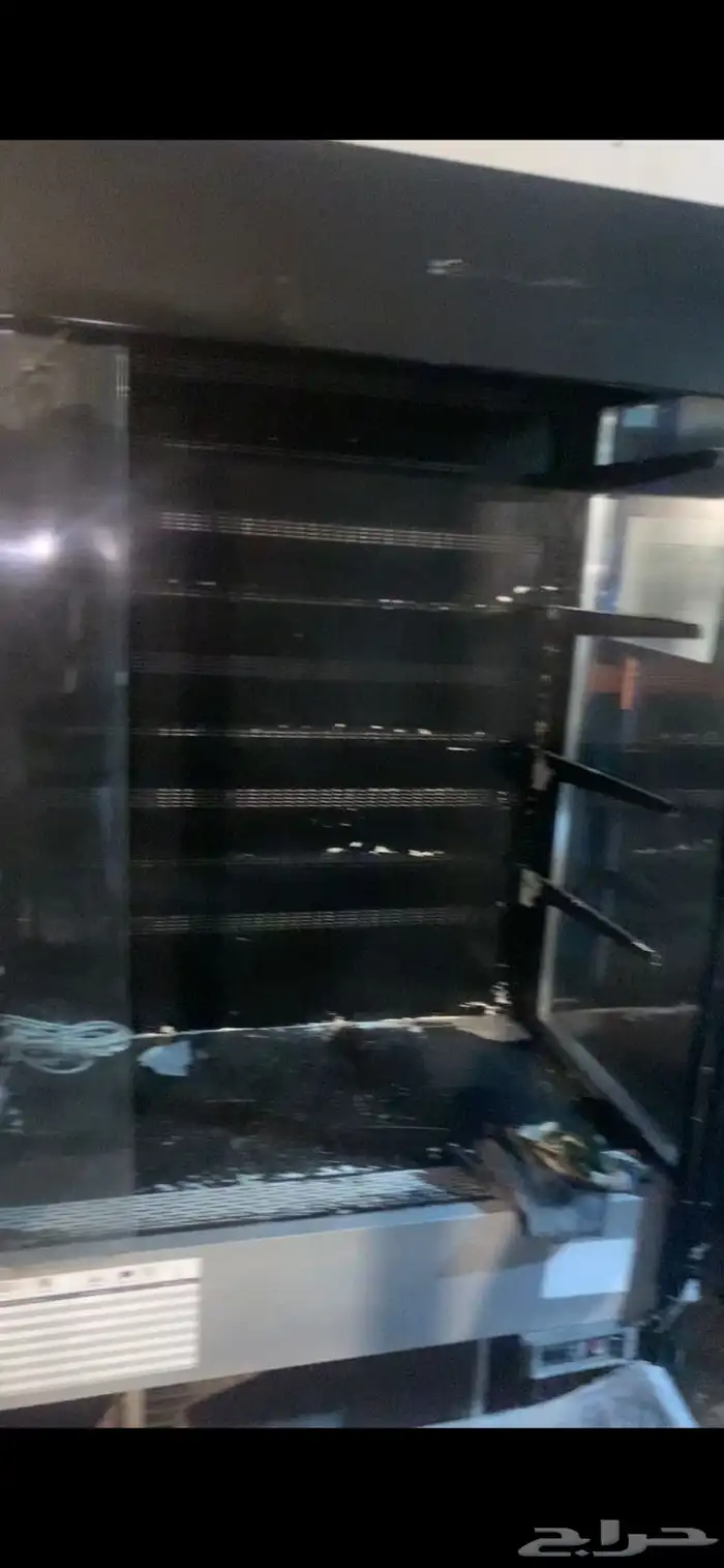 معدات مطعم وكفي شبه جديدة 0