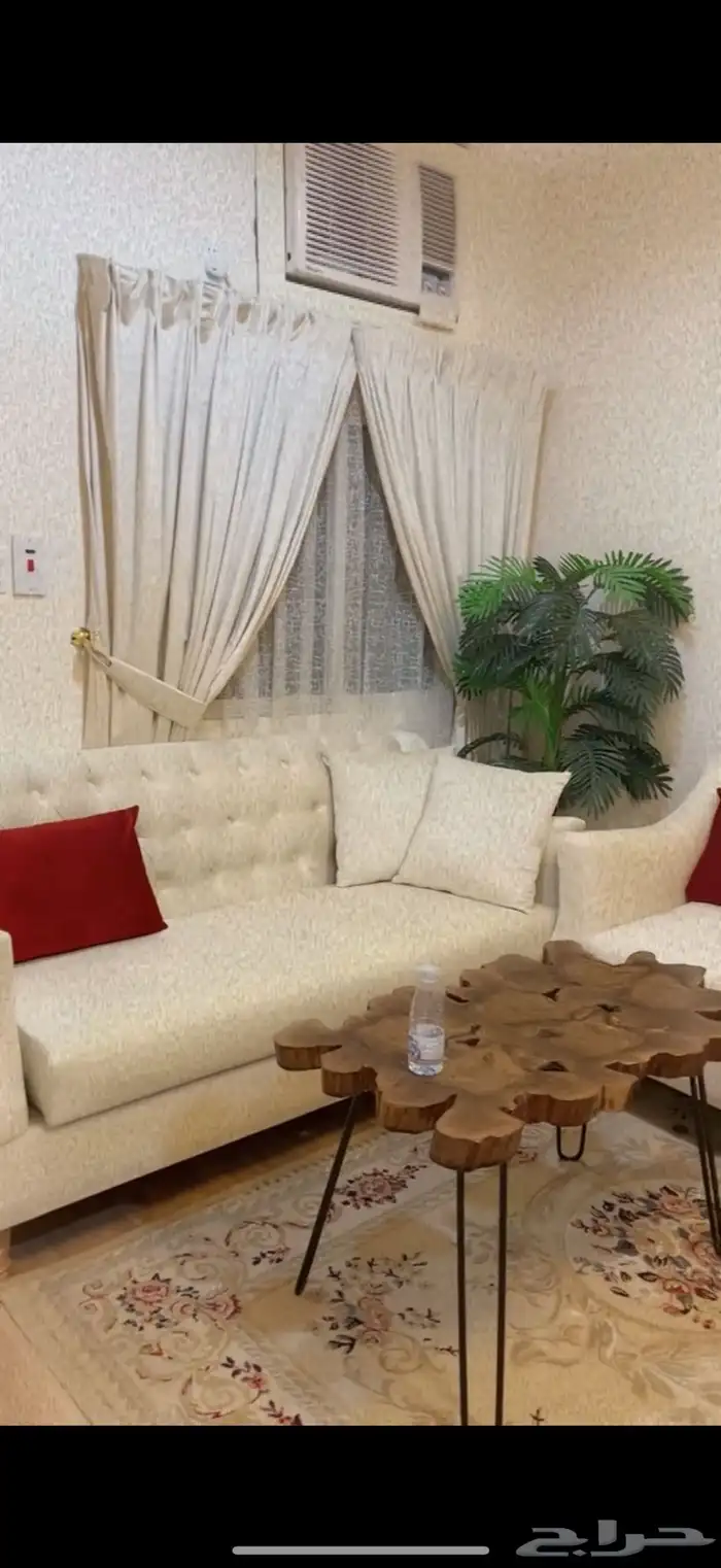 اثاث للبيع سرير اطفال و كنب و ستارة طاولة طعام و طاولة تلفز 9