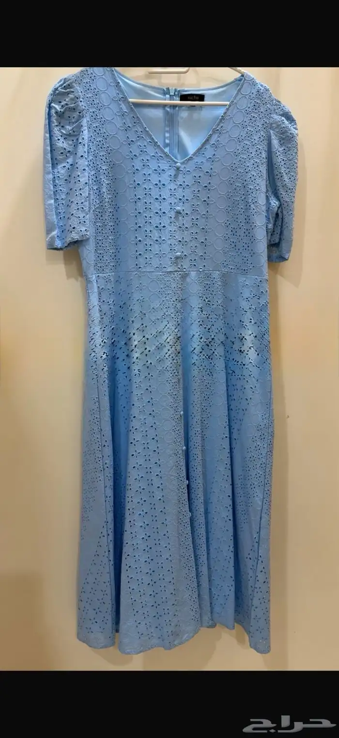 فساتين وشنطه مواليد وطاولة دراسه 0