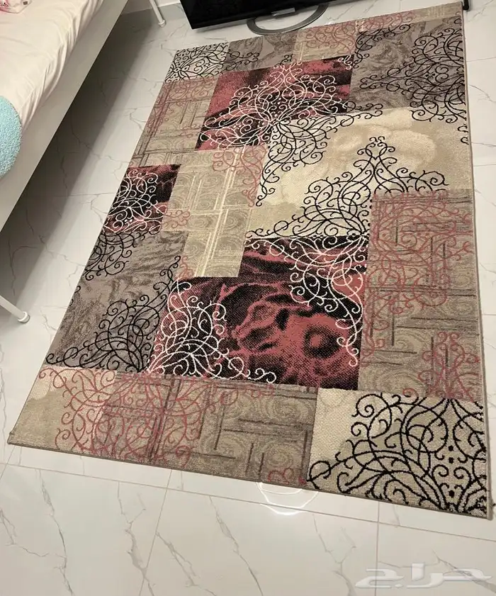 سجاد طولة طعام ساعه دولاب بأدراج 0