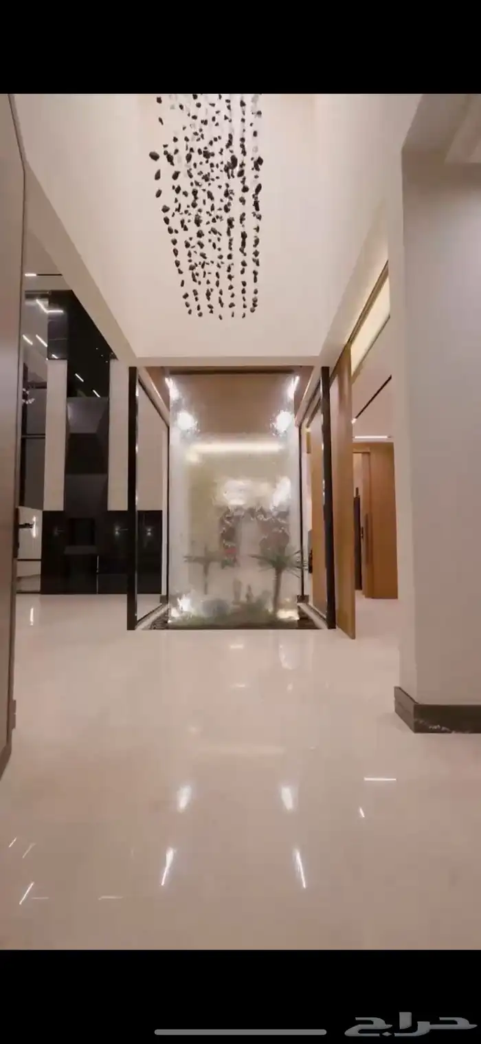 فيلا فاخرة بتصميم مودرن - في حي حطين الراقي 1