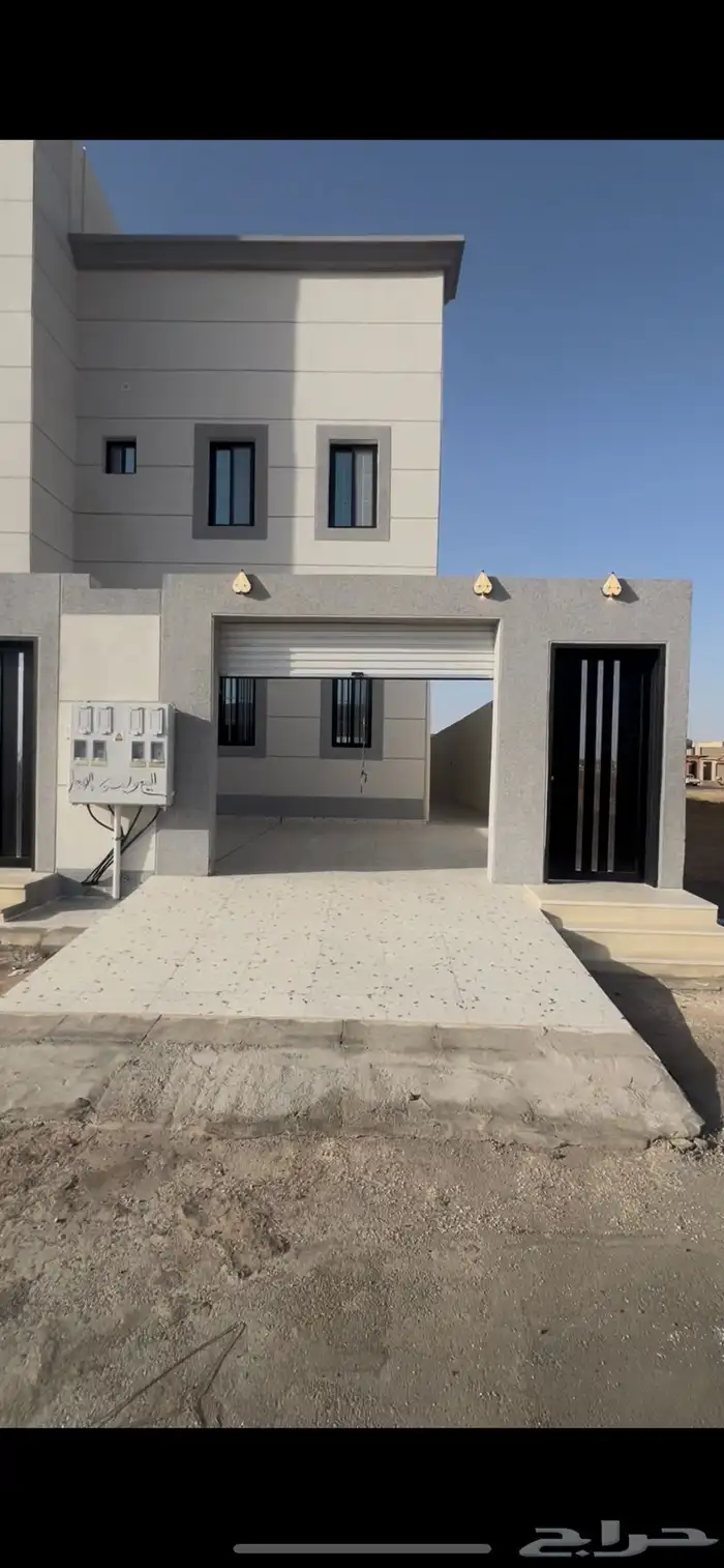 للبيع شقه حي النظيم تبوك 1