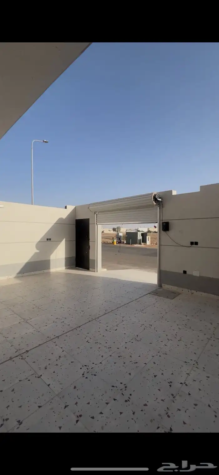 للبيع شقه حي النظيم تبوك 3