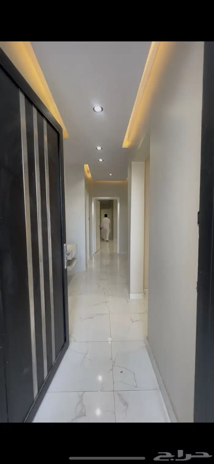 للبيع شقه حي النظيم تبوك 4