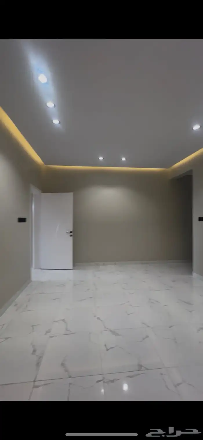 للبيع شقه حي النظيم تبوك 9