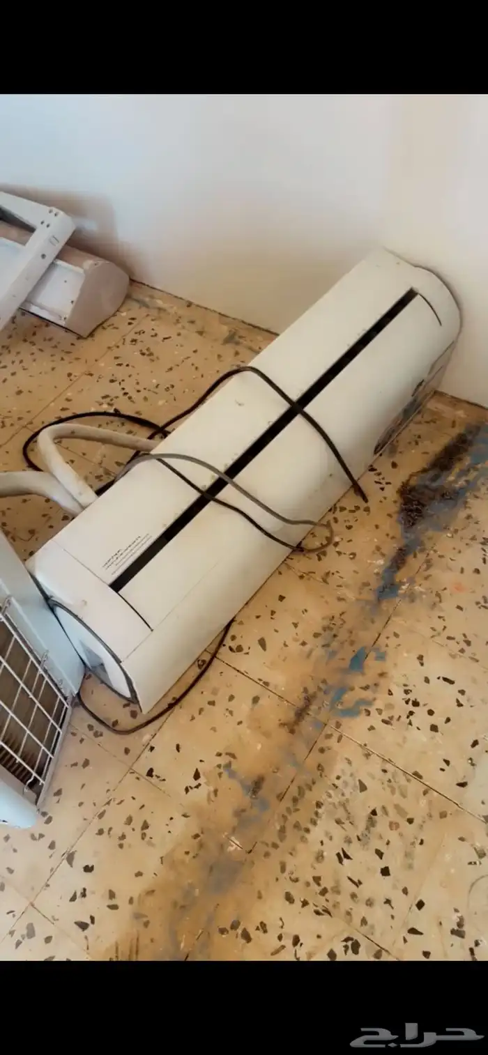 مكيف سبيلت نضيف وكاميرات مراقبه كامله للبيع 4