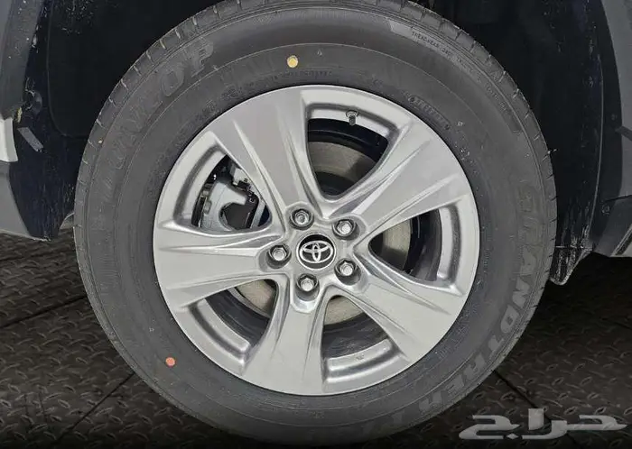 تويوتا رافور LE دبل 2025 عرض خاص 8