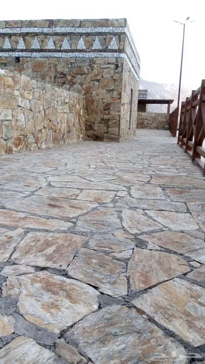 سواق بكلين خبره قديم لبناء الحجر وقص الاراضي 1