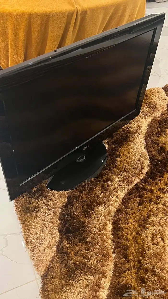 سجاد طولة طعام ساعه دولاب بأدراج 5