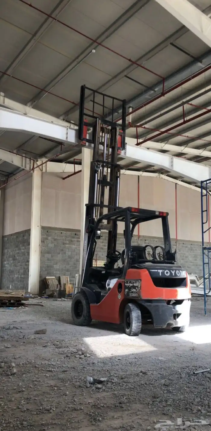 فور كلفت Forklift للايجار رافعه شوكيه 4