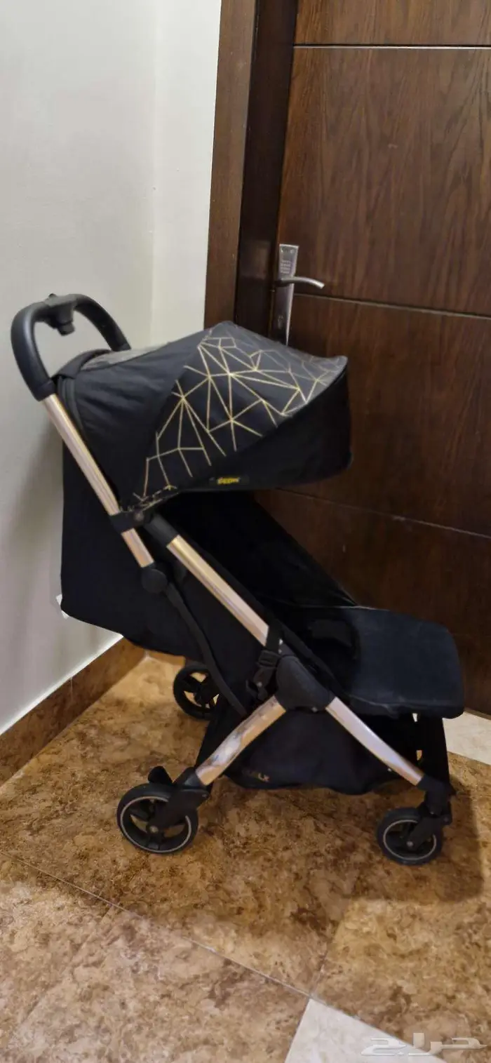 عربة اطفال جيجلز 0