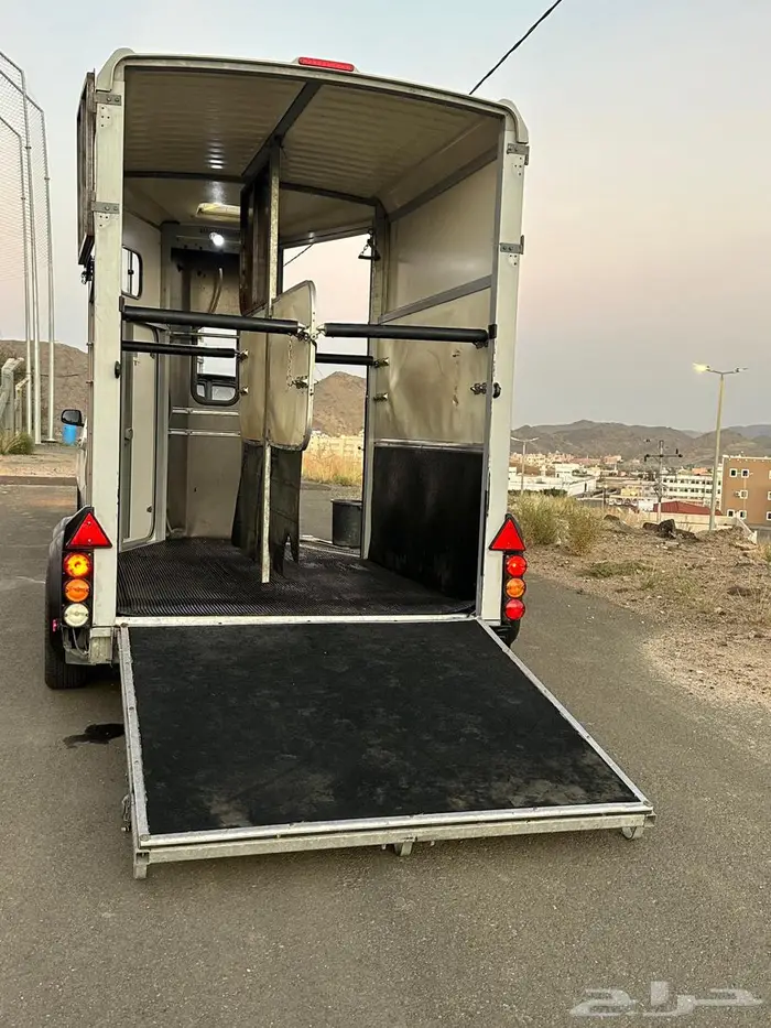نقل خيل داخل وخارج جدة عربة ايفور ويليام 2