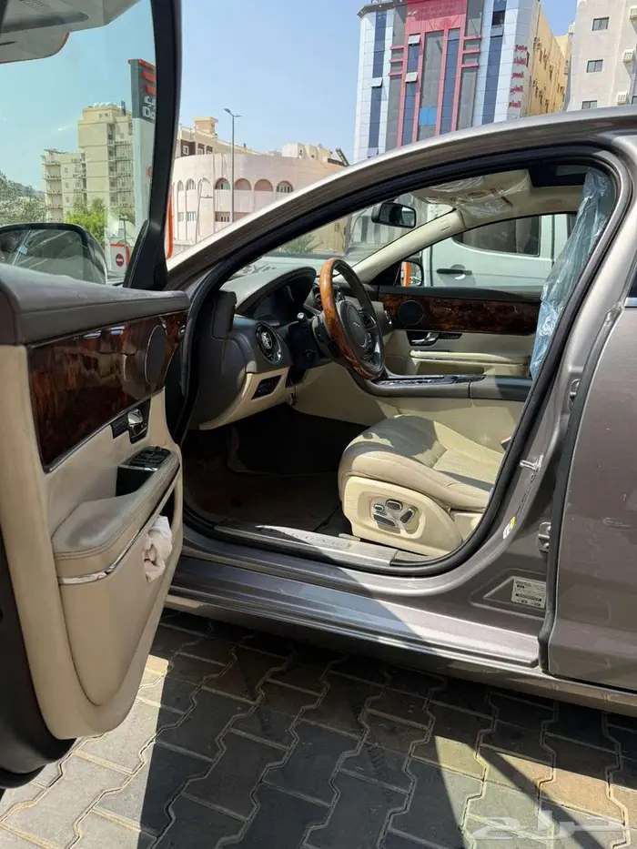 Jaguar XJL 2012 12