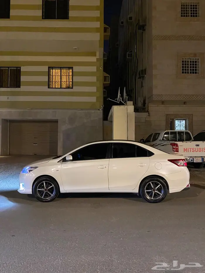 تويوتا يارس 10