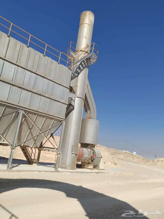 كسارة اسفلت مع طاقم العمل 9