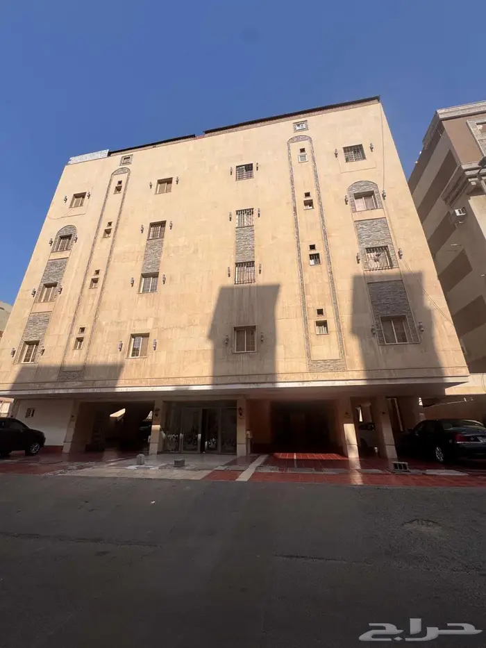 شقة خمس غرف وصالة جلوس للايجار السنوي المروة 9