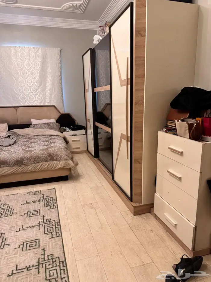 غرفه نوم نظيفه م فيها اي عيوب 0