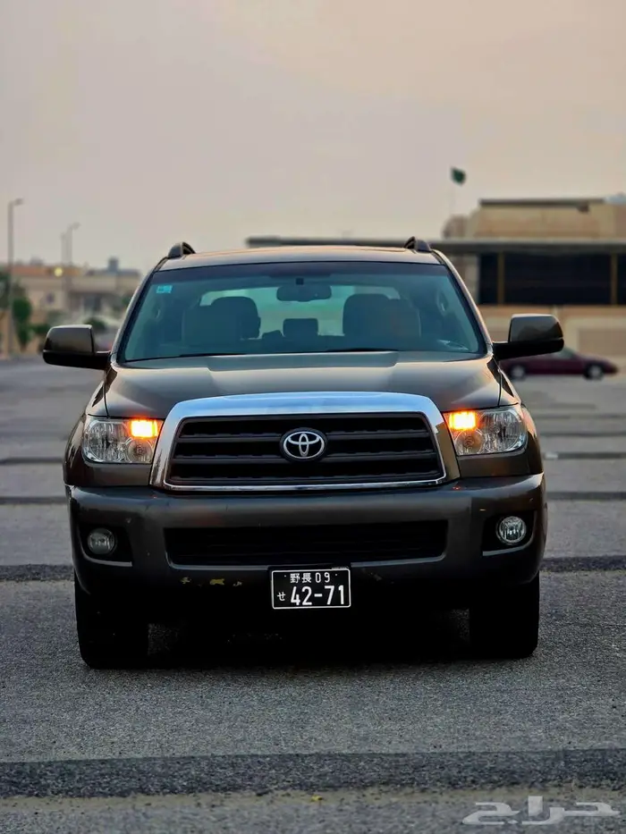 للبيع جيب تويوتا سيكويا SR5 دبل 4X4 16