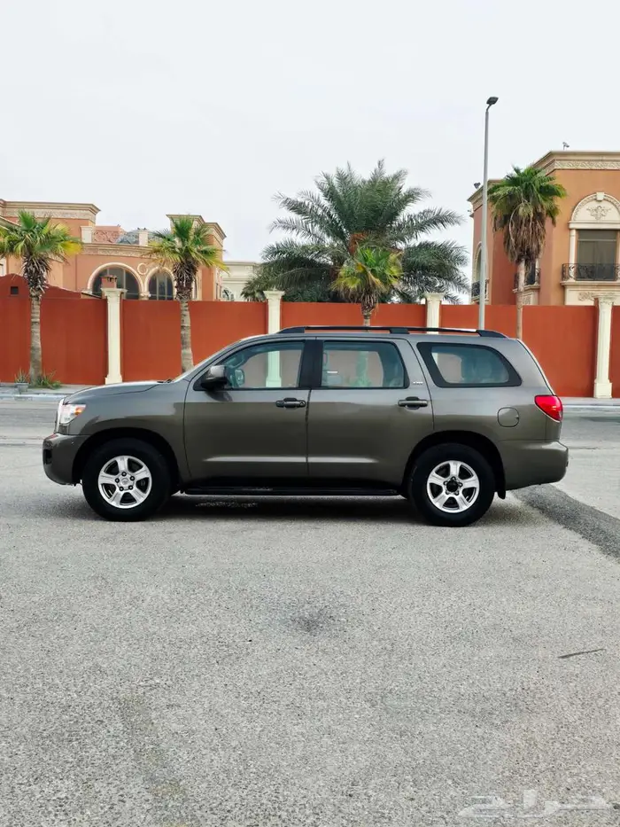 للبيع جيب تويوتا سيكويا SR5 دبل 4X4 14