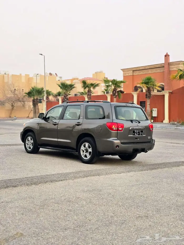 للبيع جيب تويوتا سيكويا SR5 دبل 4X4 15