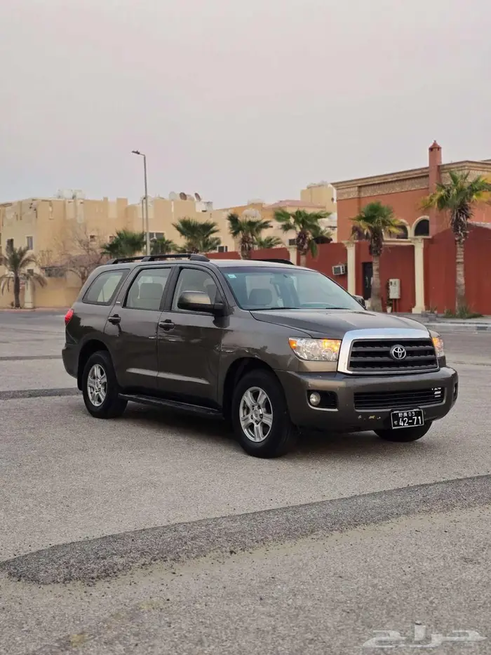 للبيع جيب تويوتا سيكويا SR5 دبل 4X4 18