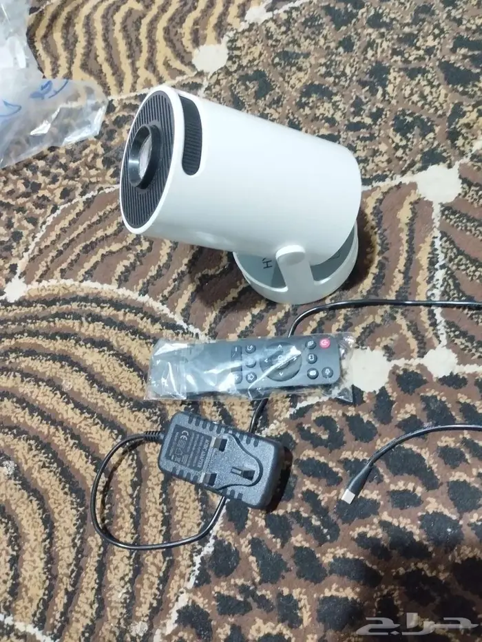 بروجكتر HY300 pro 1