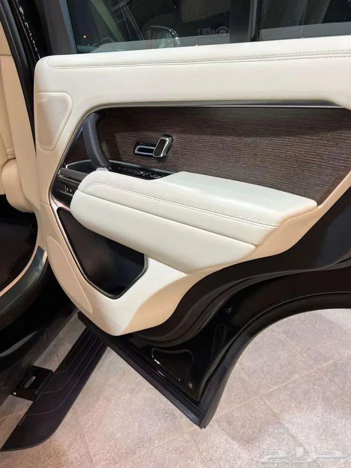 رنج روفر فوج HSE P400 2024 9