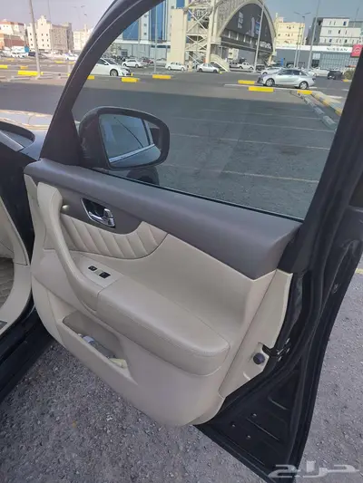 انفنتي 2016 سيارة قمة في النظافة index