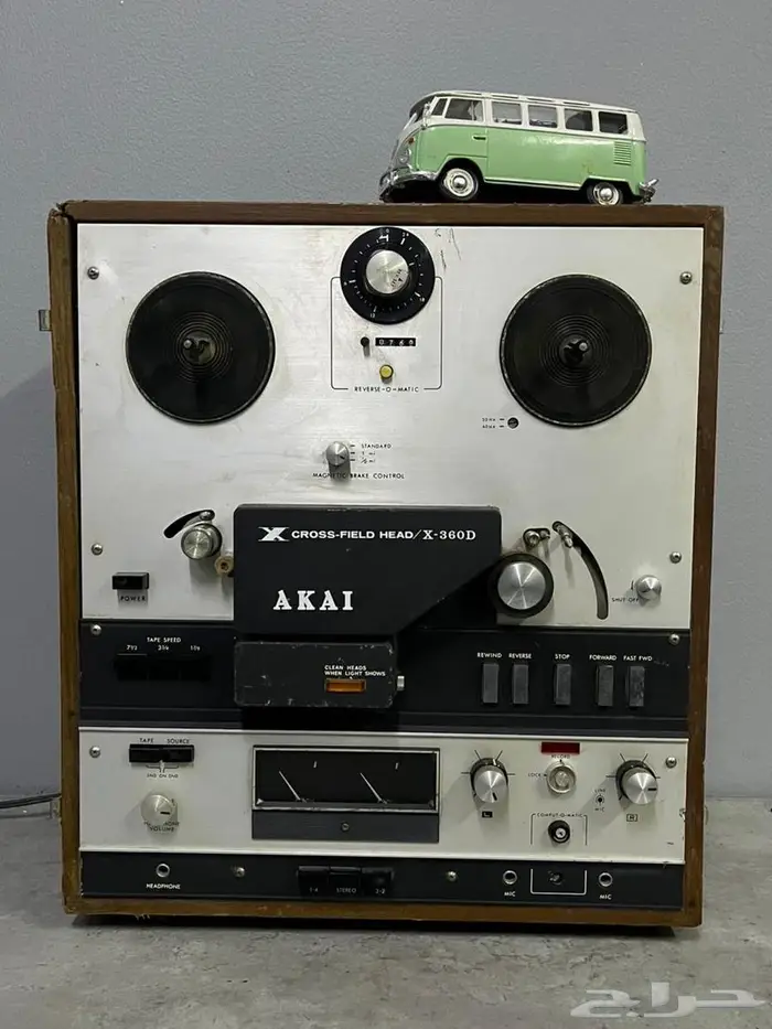 للبيع مسجل شركة Akai اليابانية بين عامي 1968 و 1971. 0