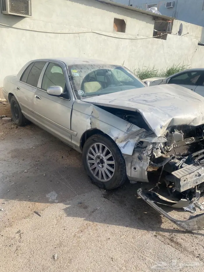 للبيع فورد ماركيز 2008 استخدم ولا تشليح السوم 3500 الف 3