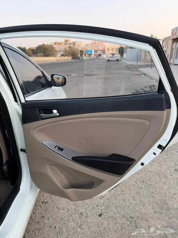 للبيع هونداي اكسنت بحاله ممتازه 9