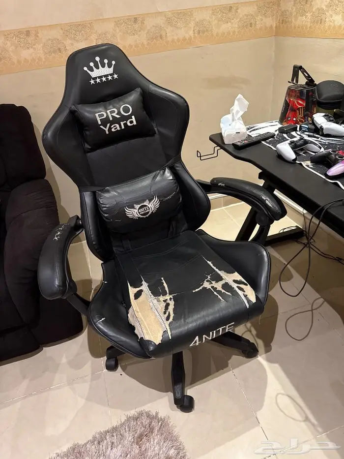 دواليب وسرير نظيفه كلها للبيع 3