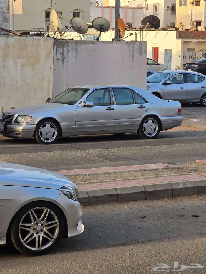 للبيع شبح حجم 320 موديل 1998 2