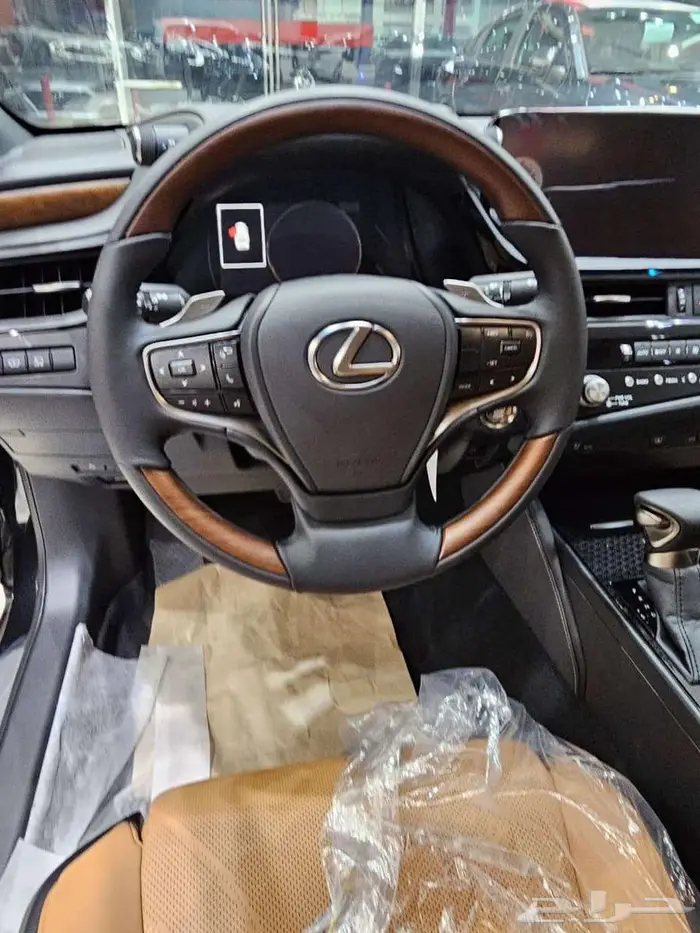 لكزس ES350CCموديل 2025 سعودي 15