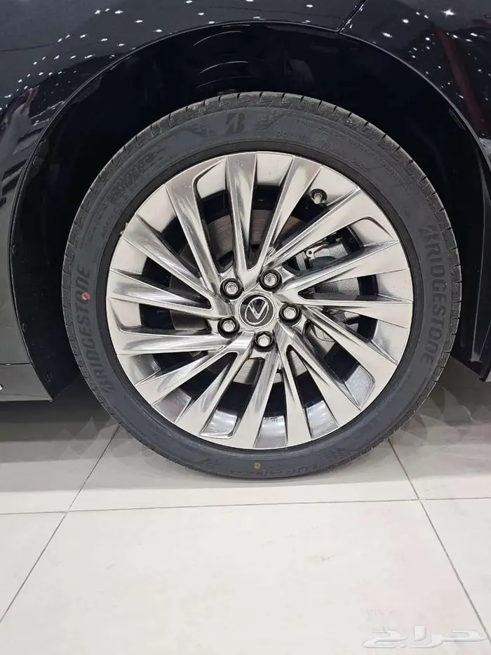 لكزس ES350CCموديل 2025 سعودي 9