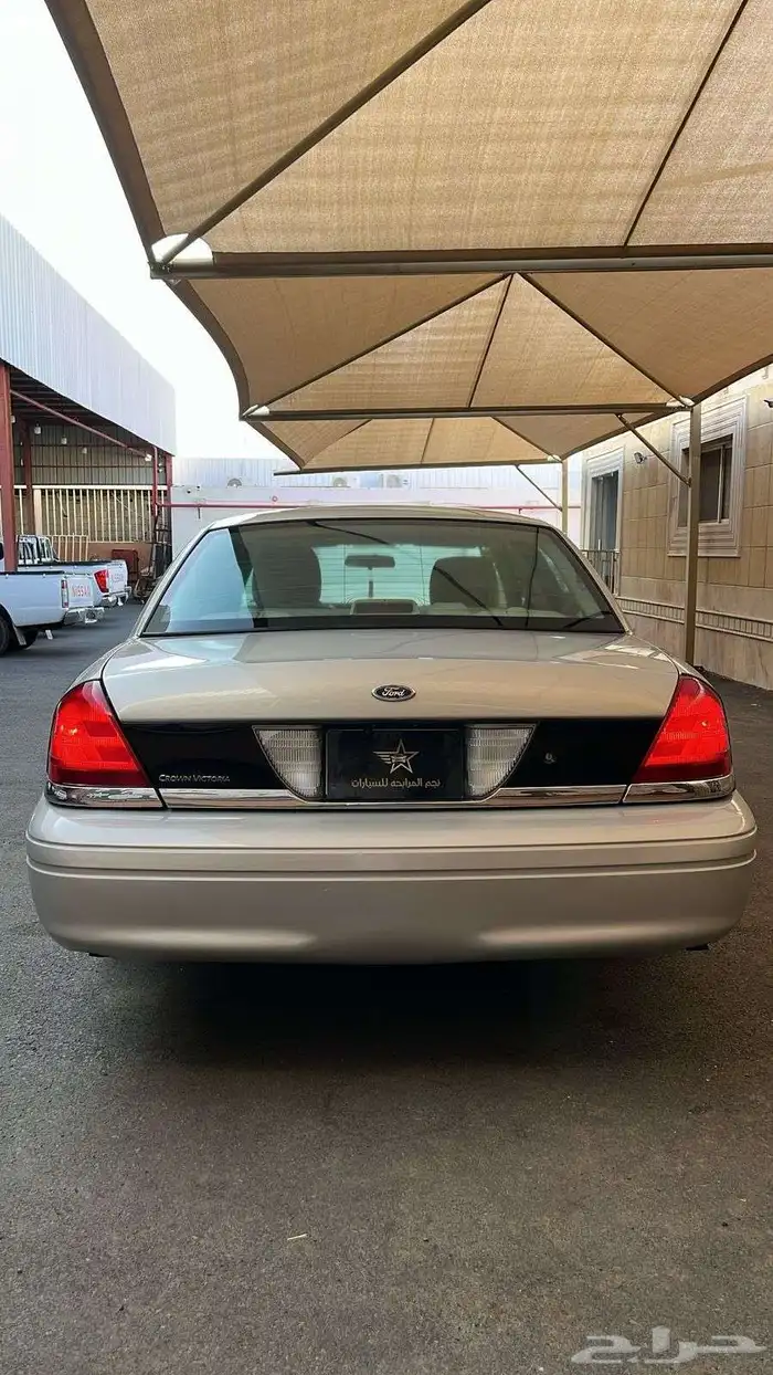 فورد كراون فكتوريا 2011 5