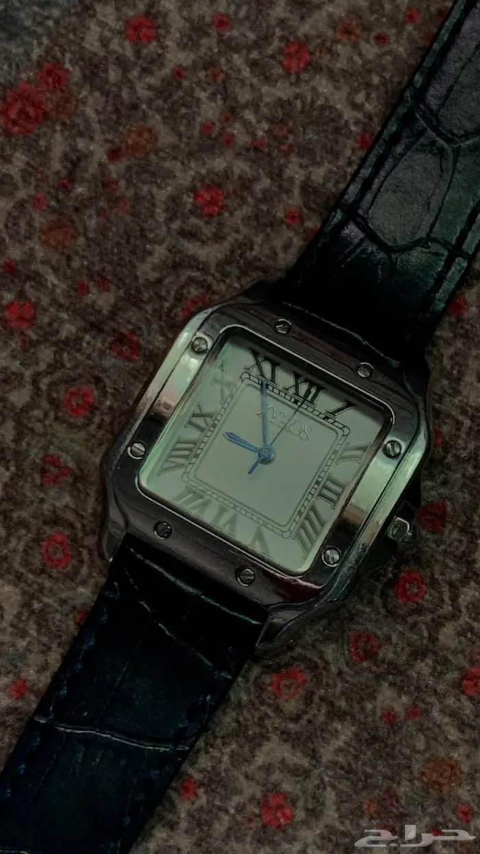 ساعة يد كلاسيكية أنيقة - تصميم مستوحى من Cartier Santos 1